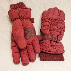 Thinsulate burgundy red gloves